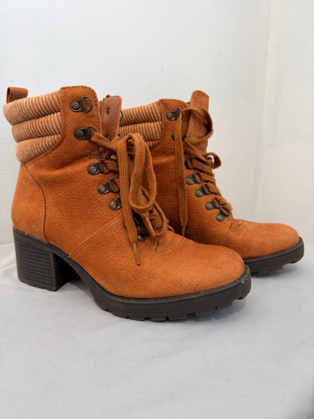 White Mountain Rust Suede Lace-Up Chunky Heel Ankle Boots size US 8